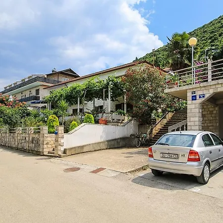 Studio 16004b * Trpanj