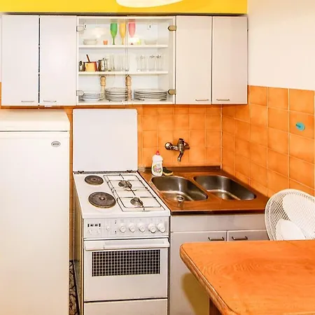 Studio 16004b Apartment