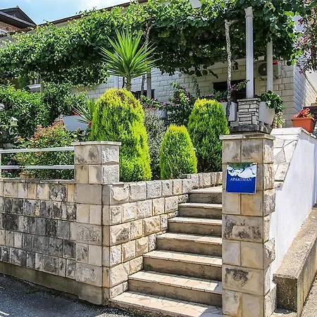 Studio 16004b * Trpanj